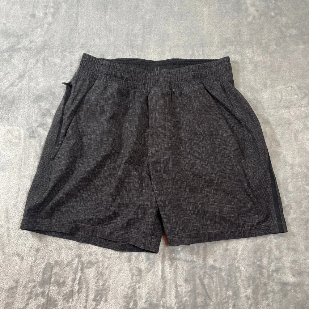 Lululemon Mens THE Short 7 Inch Textured Black Grey Crosshatch XS LM7B85S